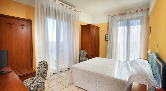 Hotel Salus, Забронировать Отель Монтекатини-Терме Тоскана