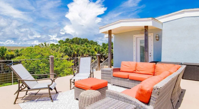 Коттедж с балконом Soundside by Southern Vacation Rentals