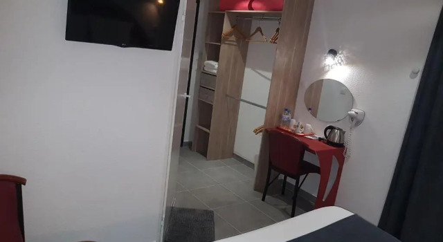 Двухместный номер Standard Brit Hotel Porte dEspagne
