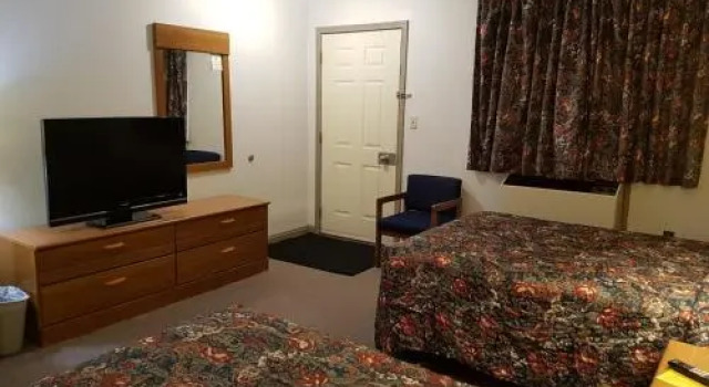 Prospector Inn, Book Hotel Creighton Saskatchewan