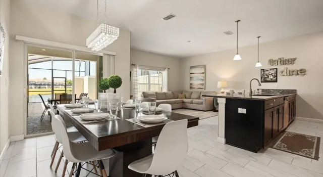 Upstay: Family-friendly 4BR Townhouse w Pool & BBQ, Rezerwuj Willa Kissimmee Kissimmee