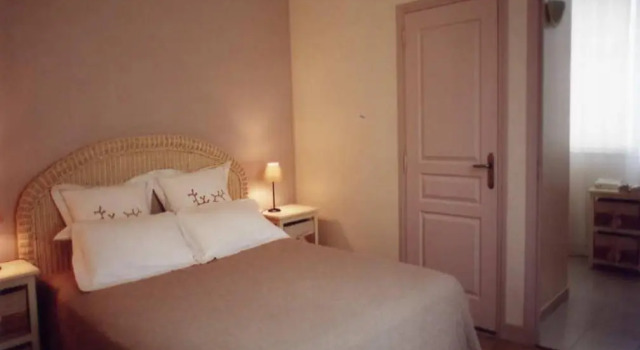 Chambres dHotes la Raspeliere, Забронировать Отель Кабур 