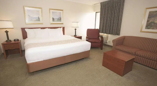 Двухместный номер Executive La Quinta Inn by Wyndham Milwaukee Airport / Oak Creek