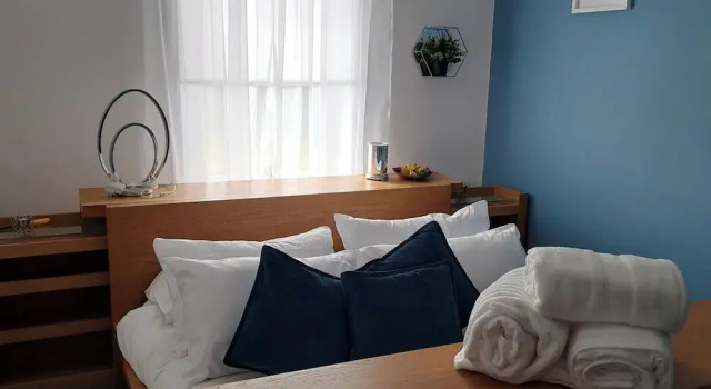 Apartment - Sleeps 4 - Pet Friendly - Parking, Prenota Appartamento Troon 