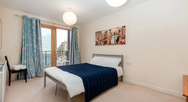 Pioneer Close - Deluxe Guest Room 1