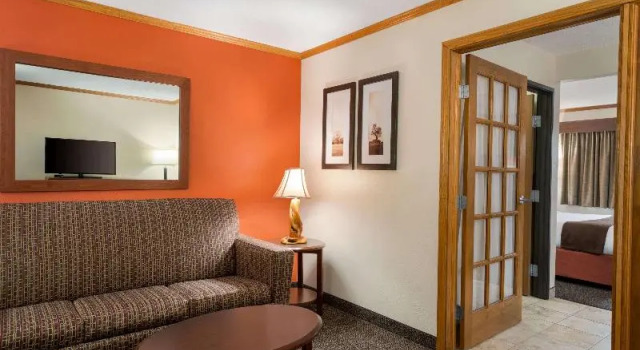 Двухместный люкс Superior AmericInn by Wyndham Virginia