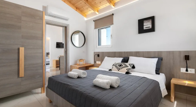 Семейный люкс с балконом L & C Boutique Apartments