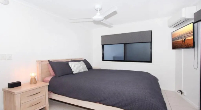 Unit 1 'Phoenix Apartments', Coolum Beach, Prenota Appartamento Hotel a Queensland con parcheggio, Parcheggio