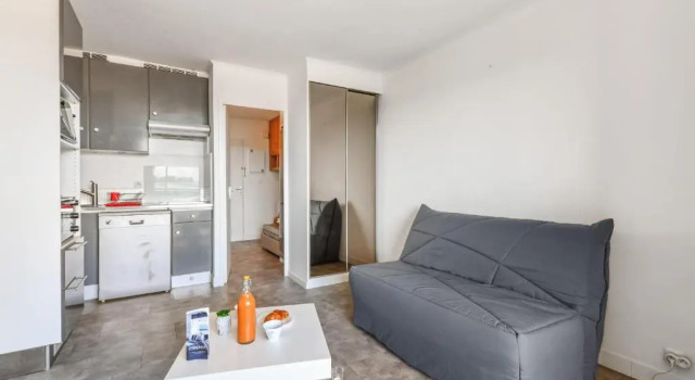 Charming studio with parking 2 minutes from the sea in La Ciotat - Welkeys, Забронировать Апартаменты/квартира Отели Ла-Сьота с парковкой, рядом с Plage d'Arène Cros, Парковка