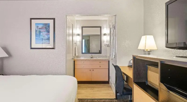 Номер Standard с балконом Best Western Petaluma Inn
