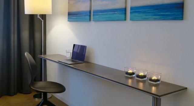 Двухместные апартаменты Comfort с балконом Zurich Furnished Homes