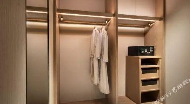 Двухместный люкс Crowne Plaza Xiangxi