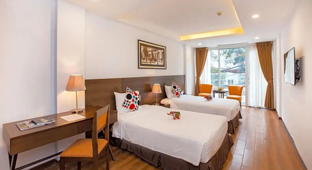 Двухместный номер Deluxe с балконом Thang Long Espana Hotel
