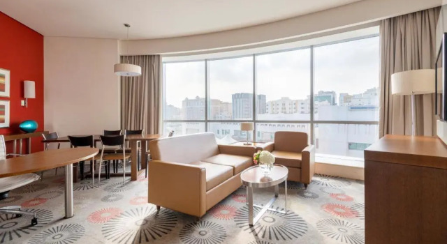 Двухместный люкс Presidential Crowne Plaza Doha - The Business Park by IHG