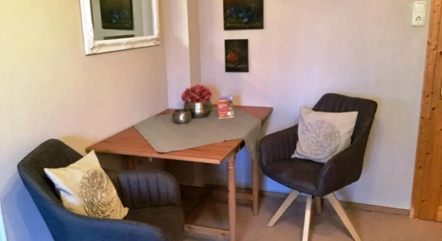 Номер Standard Pension Louise