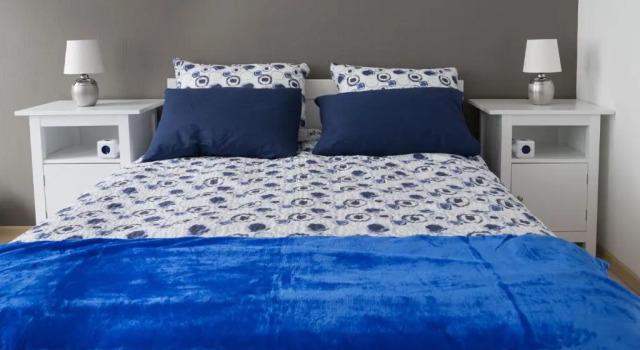 Comfortable Bed, 10 min walk to center