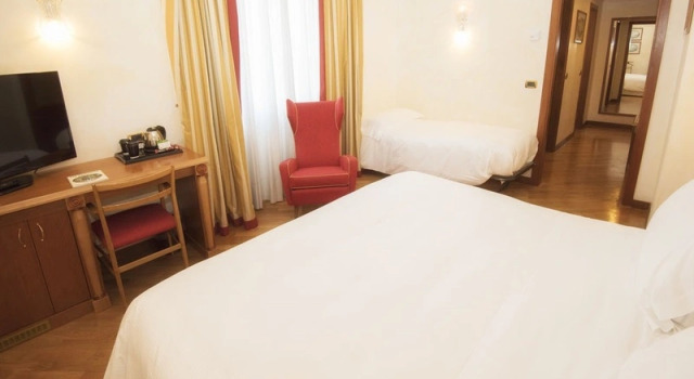 Номер Standard Renaissance Naples Hotel Mediterraneo