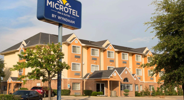 Microtel Inn & Suites by Wyndham Garland/Dallas, Забронировать Отель Гарленд Dallas - Fort Worth Metropolitan Area