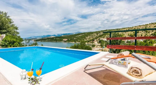 Коттедж с 2 комнатами Vacation Home Uni