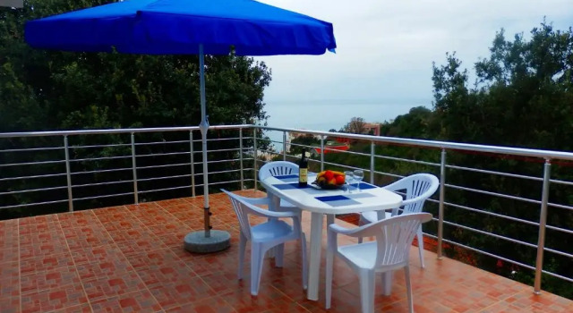 Апартаменты с видом на море Apartments Vladilena