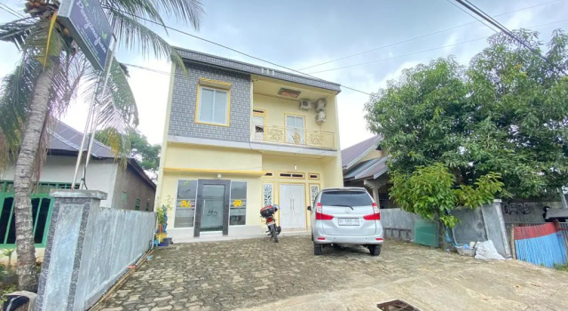 Homestay RN near Taman Bambu Runcing Polewali, Reserva ahora Hotel Polewali Indonesia