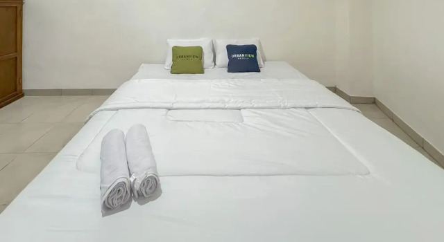 Urbanview Hotel Maharani Garut