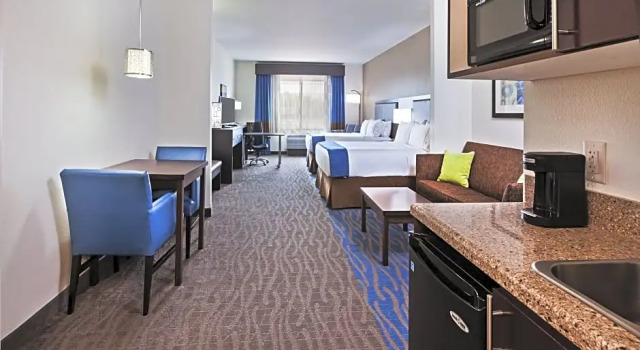 Люкс Standard Holiday Inn Express & Suites Glenpool by IHG