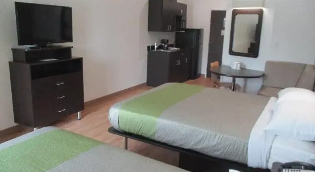 Четырёхместный люкс Motel 6 Corpus Christi, TX - North