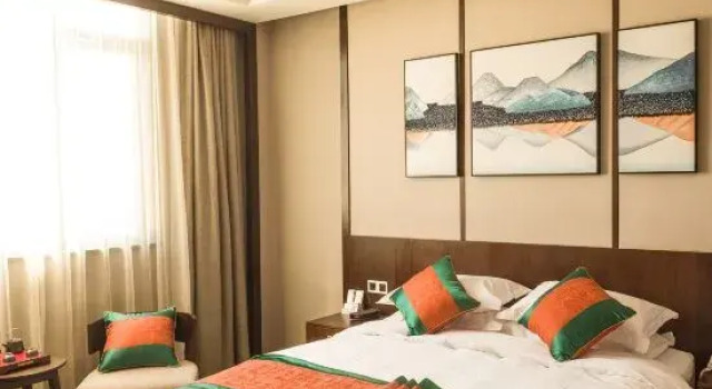 Jinhua Hongjia · He Hotel (Jinhua Motor City Fruit Market), Rezerwuj Hotel Hotele w Jindong z basenem, Basen