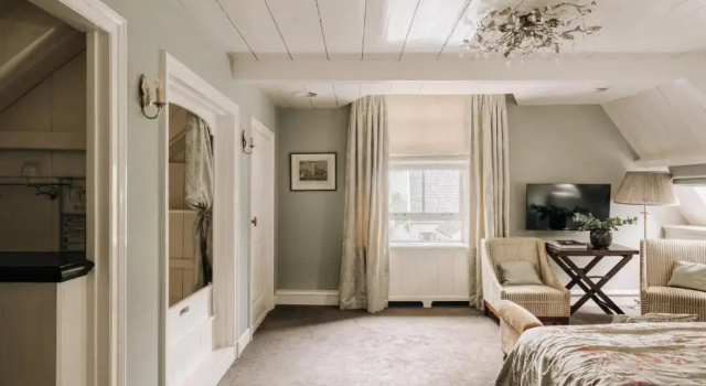 Четырёхместный номер Standard Inn on the Lake