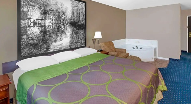 Двухместный люкс Super 8 by Wyndham Lowell/Bentonville/Rogers Area