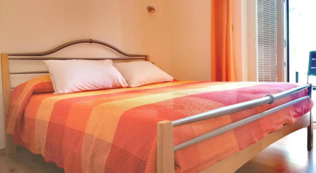 Cozy House with Pool near Rovinj, Rezerwuj Apartament Hotele w Pilkovici z parkingiem, Parking