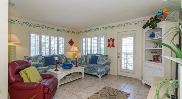 AM Beach Place Unit 6