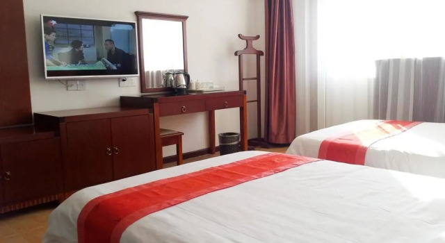 Dongfang Wenyuan Hotel, Забронировать Отель Отели Пекина с парковкой, рядом с Торговый комплекс Oriental Plaza, Парковка
