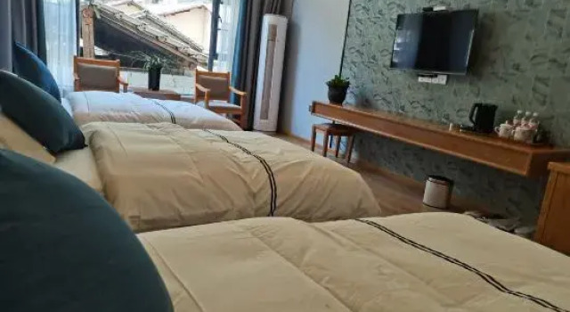 Трёхместный номер Standard с красивым видом из окна City Hotel Duqm