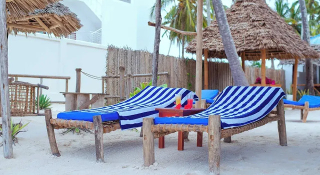 Suda Beach Lodge, Book Bed and Breakfast Kumba Urembo 