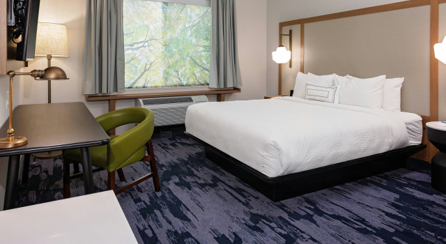 Fairfield Inn & Suites by Marriott Queensbury Glens Falls/Lake George Area, Varaa Hotelli Hotellit New York State pysäköinnillä, Pysäköinti