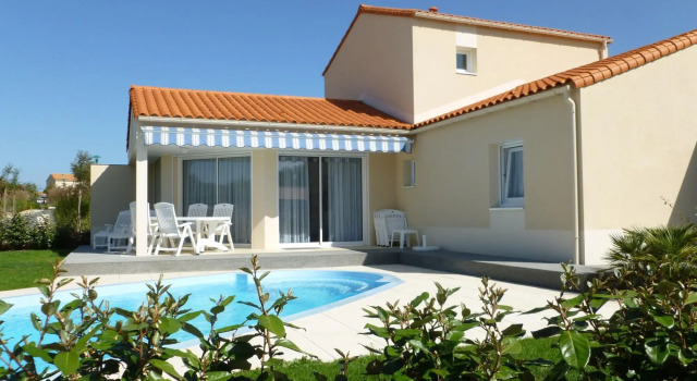 Attractively furnished villa with private pool in Château d'Olonne
