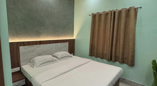 Двухместный номер Deluxe с балконом HOTEL SREE DURGA