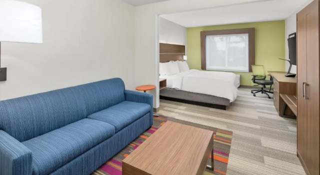 Люкс Holiday Inn Express Hotel & Suites Palm Bay by IHG
