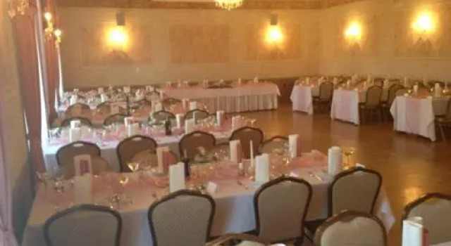Hotel Jelen, Varaa Hotelli Hlohovec Trnavský kraj