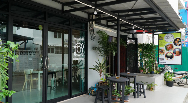 Четырёхместный номер Standard Near Don Mueang Hotel