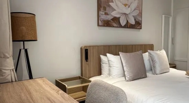 1 bdr Mountain View Apartment 50 m from Bangtao Beach