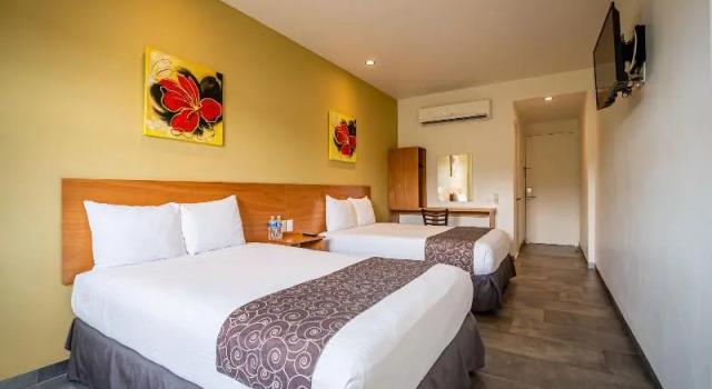 Четырёхместный номер Standard AM Hotel y Plaza