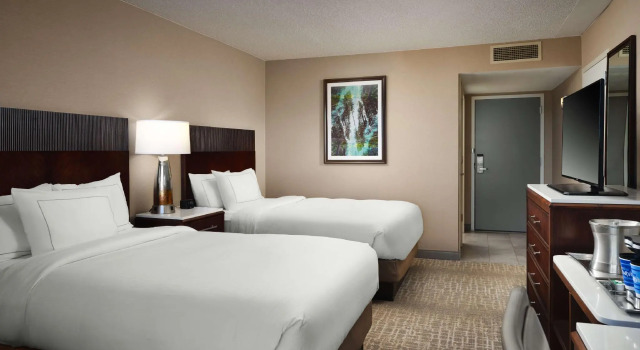 Четырёхместный номер Standard Hilton Fort Collins