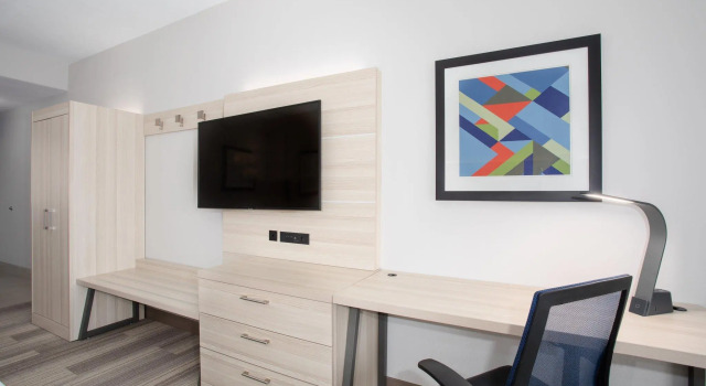Четырёхместный номер Standard Holiday Inn Express & Suites Phoenix Glendale Dist by IHG