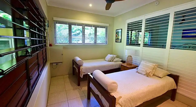 Бунгало с 3 комнатами Thornton Beach Bungalows Daintree
