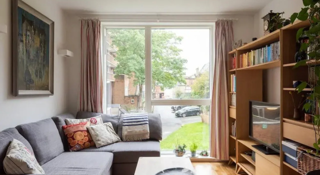 Cozy 1BR Flat in Kentish Town, Fits 2, Забронировать Отель Отели Англии 3 звезды, 3*