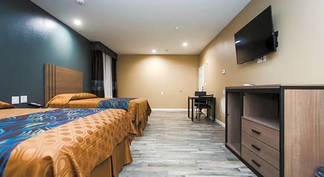 Номер Economy Budget Host Inn & Suites