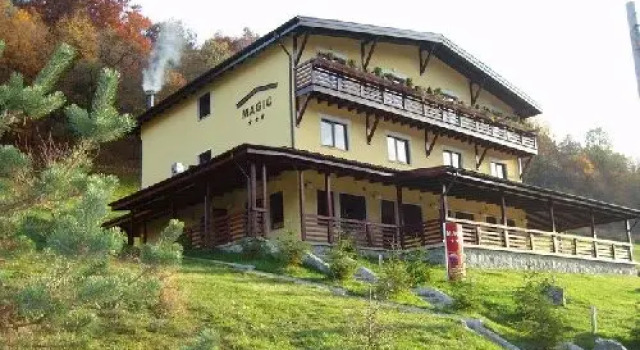 Magic, Varaa Hotelli  